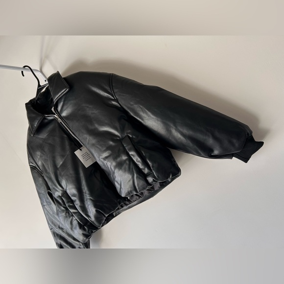 Superdown Sanja Faux Leather Jacket Black Medium Cropped Bomber Zip Up Women’s - Picture 8 of 16